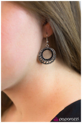 Circle of Life - black Paparazzi earrings