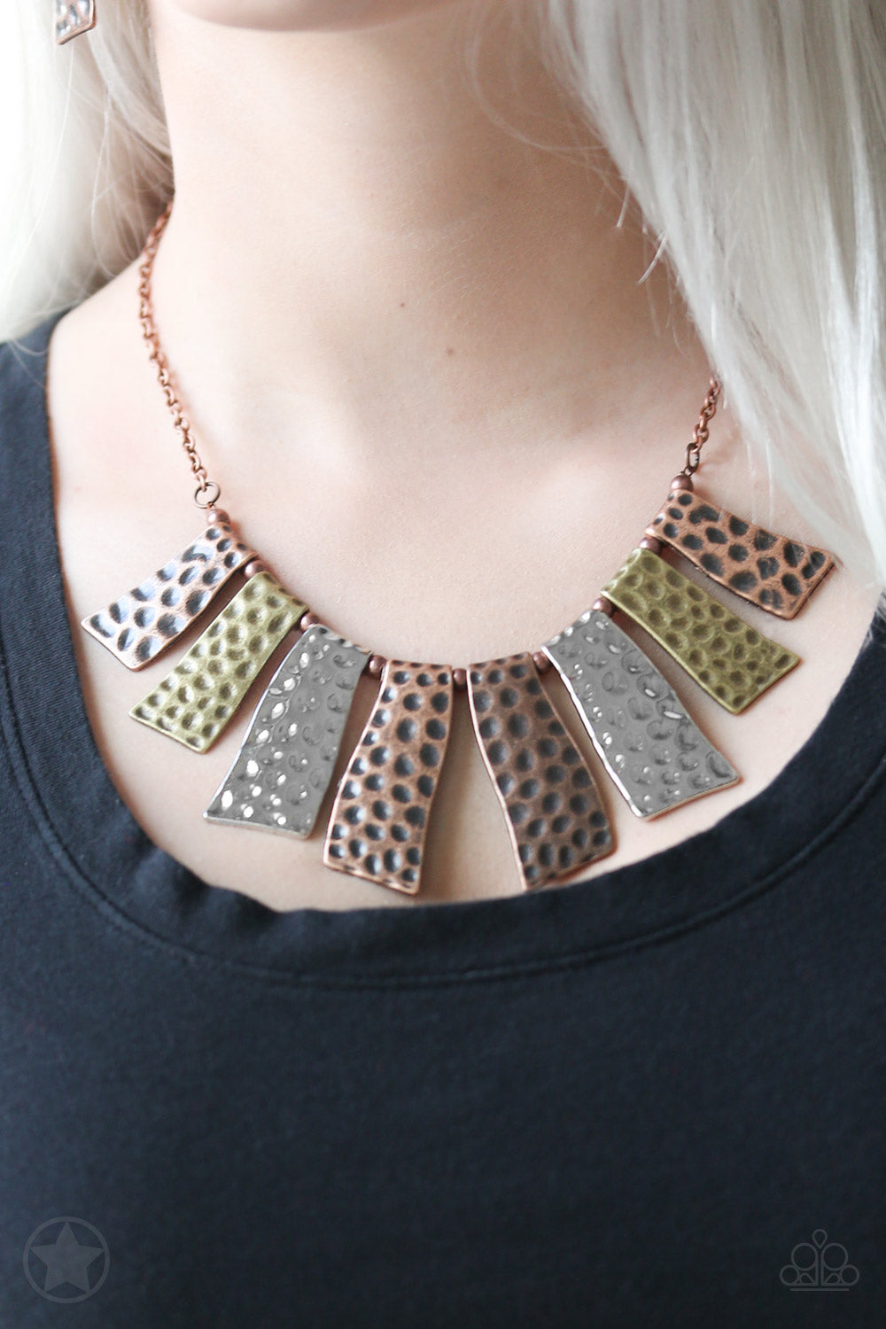 A Fan of the Tribe - Paparazzi necklace