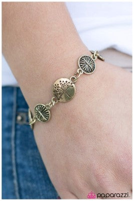 A Walk Outside - Brass - Paparazzi bracelet