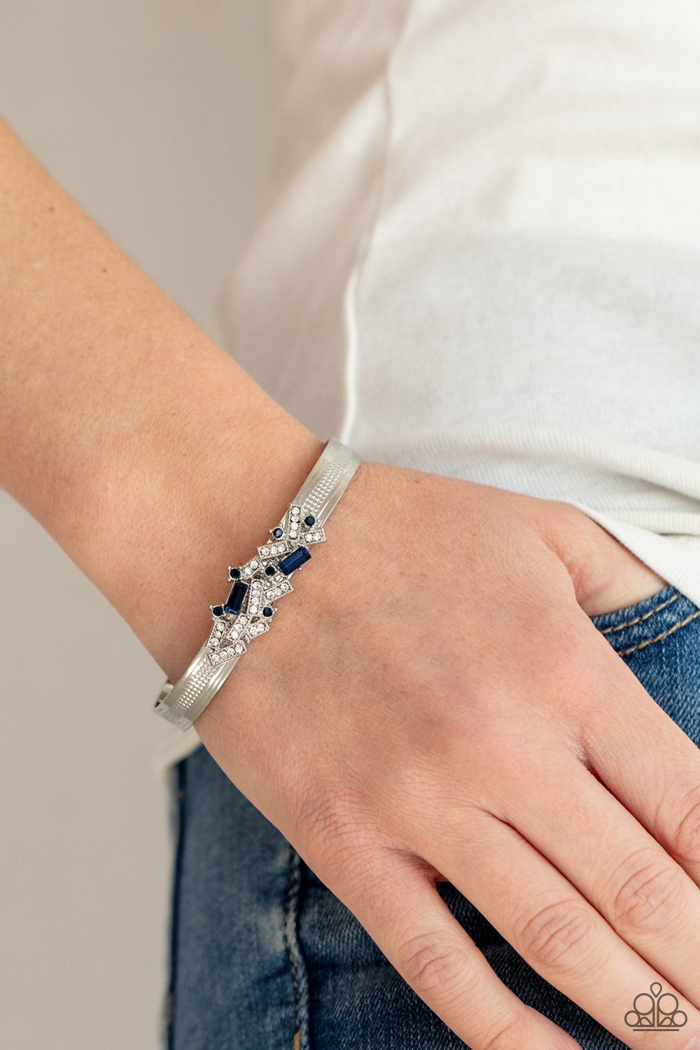 A Chic Clique - blue - Paparazzi bracelet