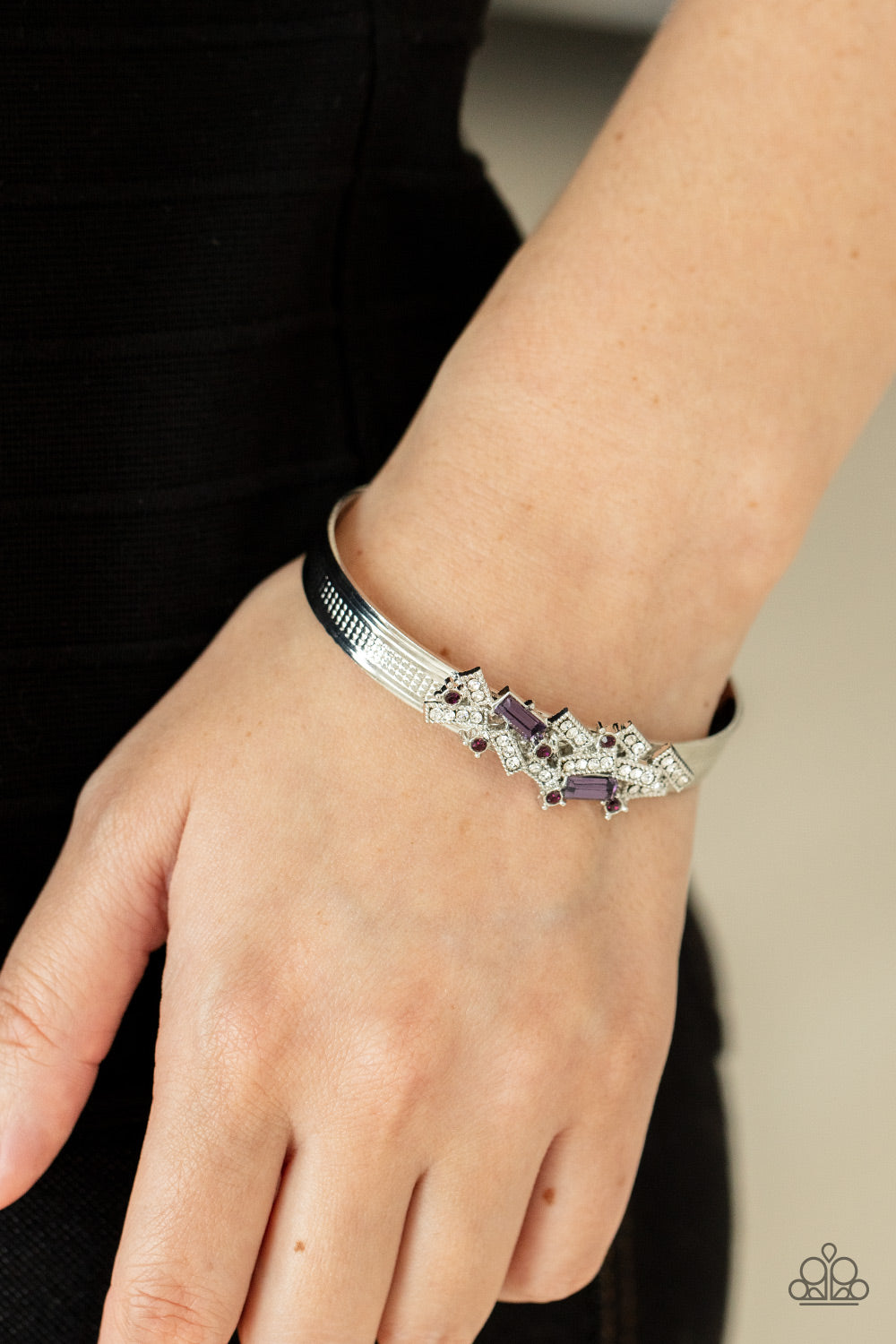 A Chic Clique - purple - Paparazzi bracelet