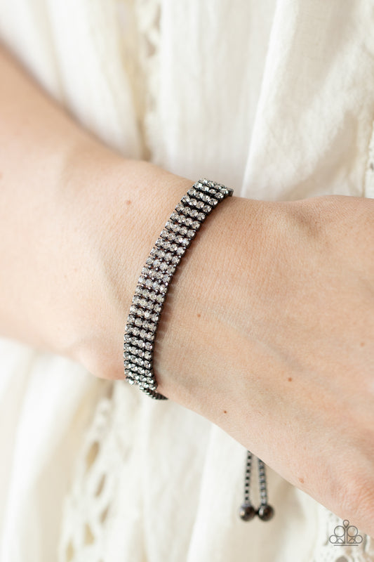 A DIAMOND a Dozen - black - Paparazzi bracelet