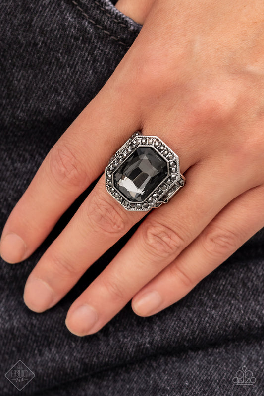 A Royal Welcome - silver - Paparazzi ring