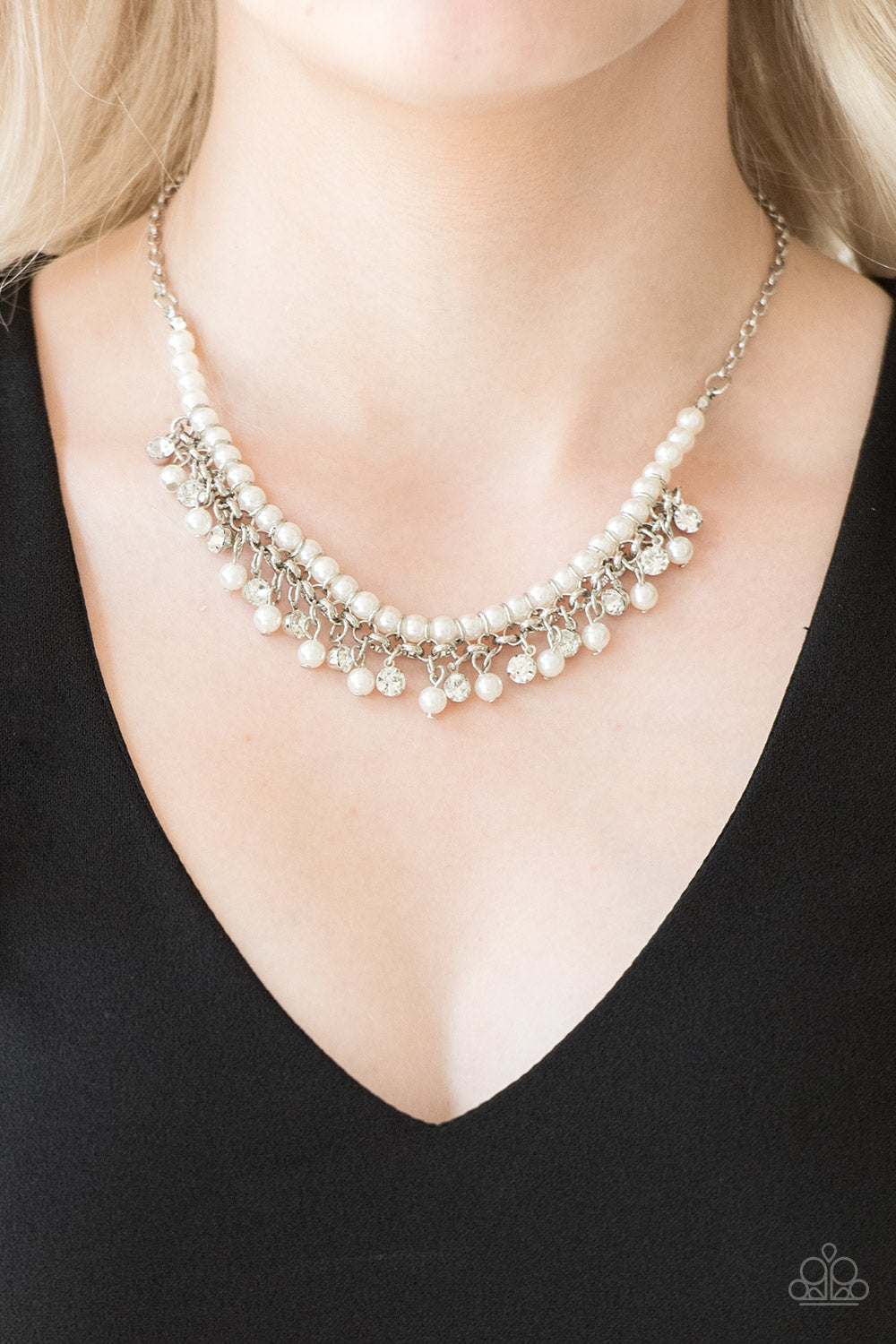 A Touch of CLASSY - white - Paparazzi necklace