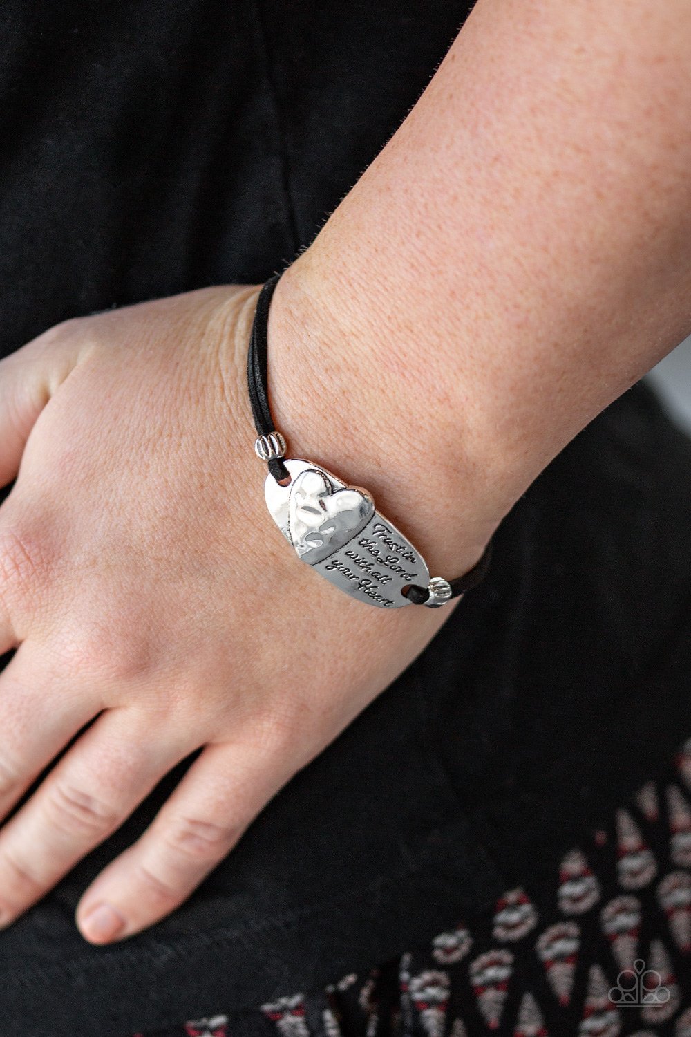 A Full Heart - silver - Paparazzi bracelet