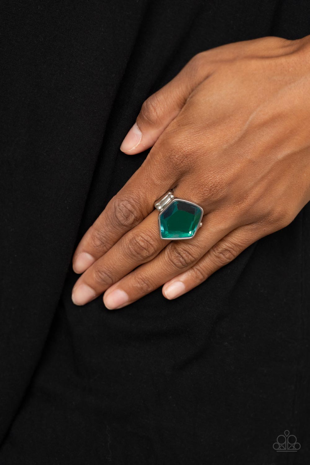 Abstract Escapade - green - Paparazzi ring