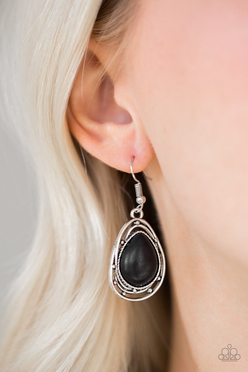 Abstract Anthropology - black - Paparazzi earrings