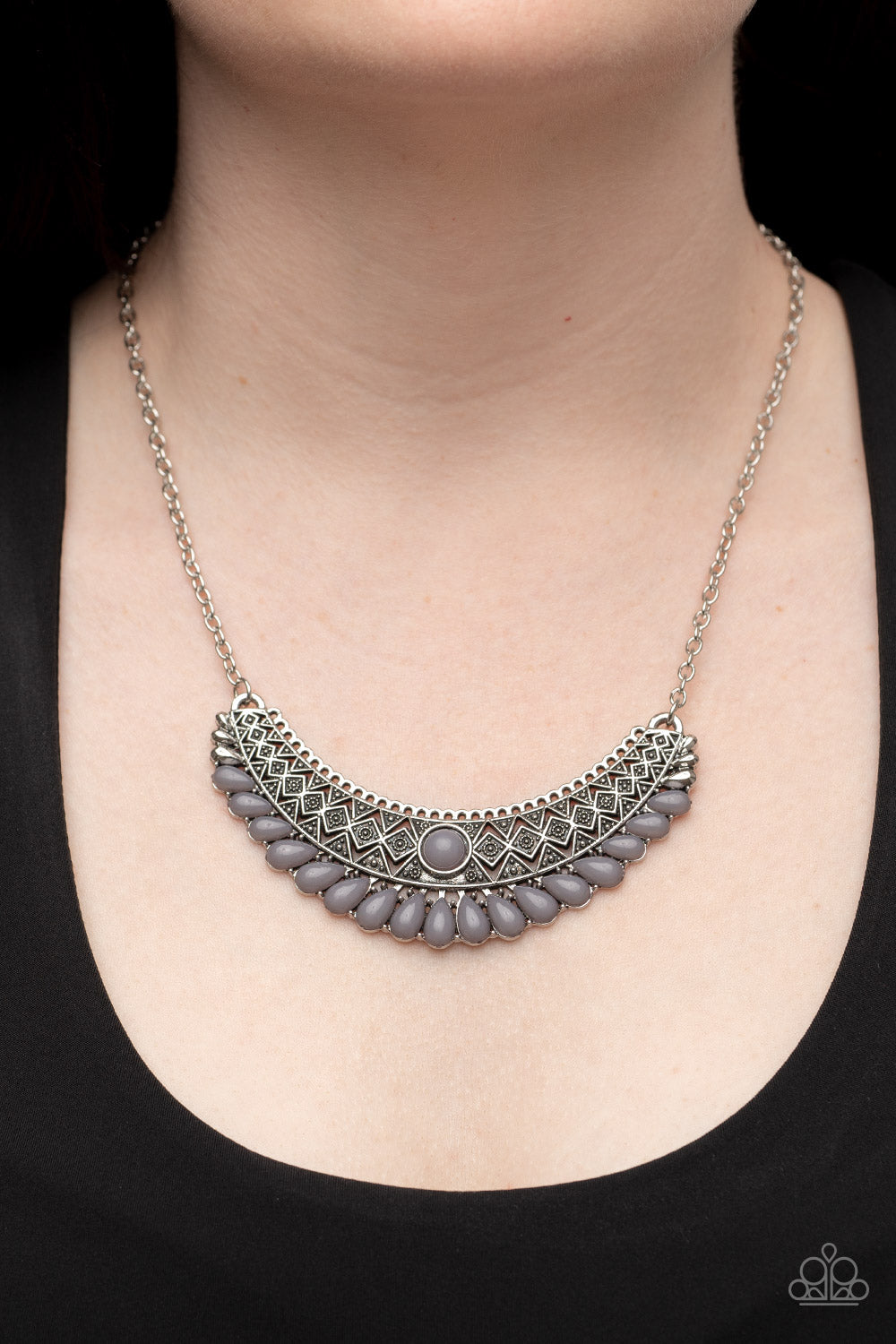 Abundantly Aztec - silver - Paparazzi necklace