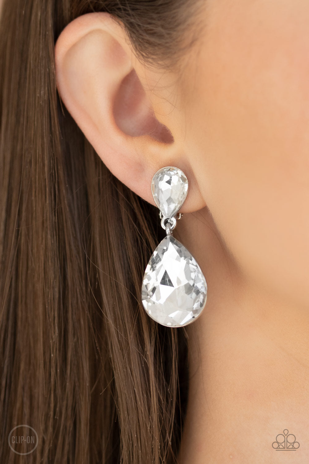 Aim For The MEGASTARS - white - Paparazzi CLIP ON earrings