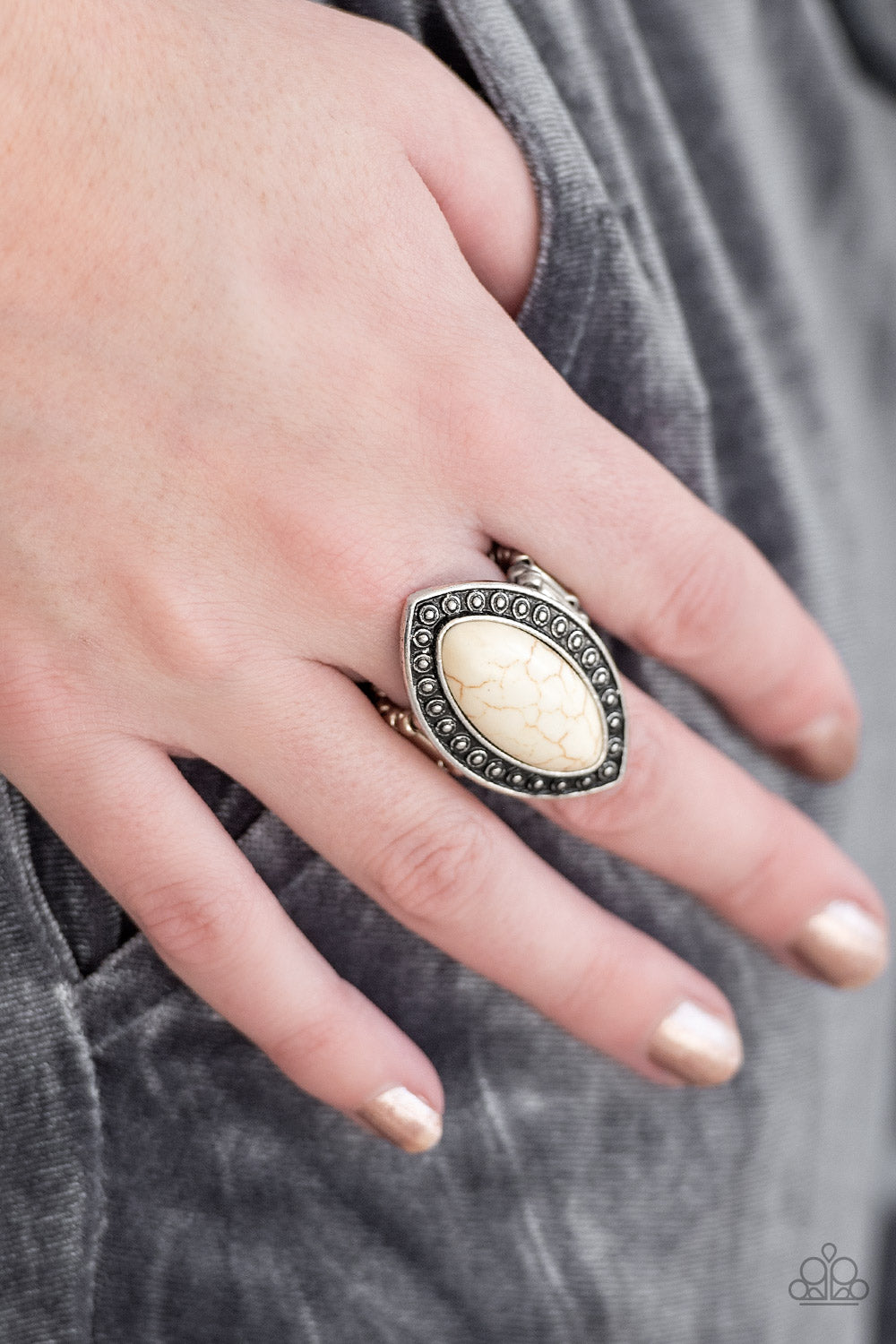 Aiming for Amazon - white - Paparazzi ring