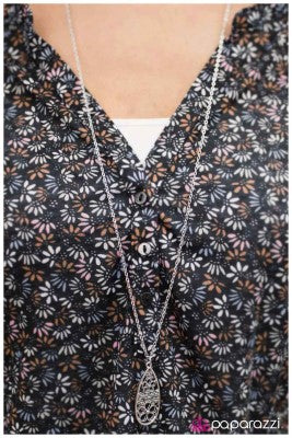 All Fine and Dandy - Paparazzi Necklace
