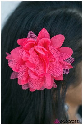 All I Have To Do Is Dream - Paparazzi Hair Clip