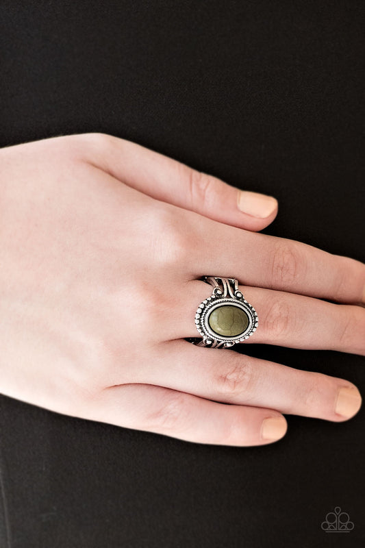 All the Worlds A STAGECOACH - green - Paparazzi ring
