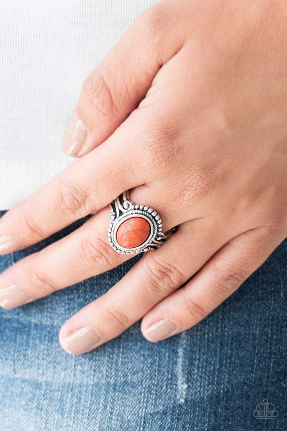All the Worlds a Stagecoach-orange-Paparazzi ring