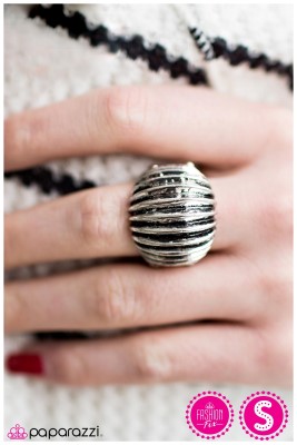 Almost Famous - Paparazzi ring