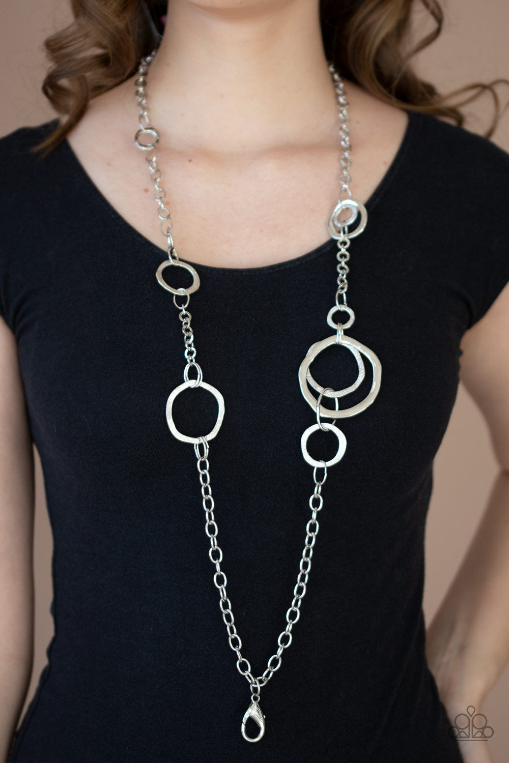 Amped Up Metallics - silver - Paparazzi necklace