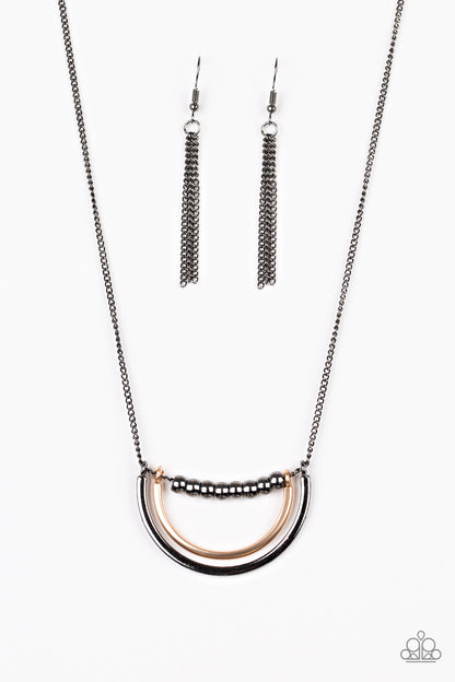 Artificial Arches - black - Paparazzi necklace