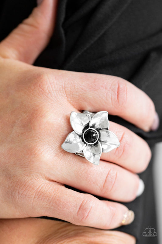 Ask for Flowers - black - Paparazzi ring