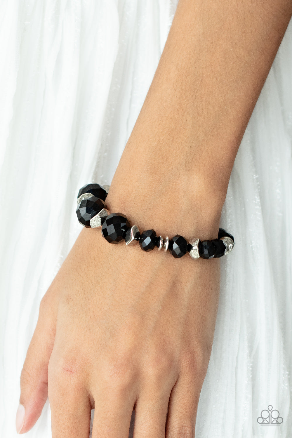 Astral Auras - black - Paparazzi bracelet