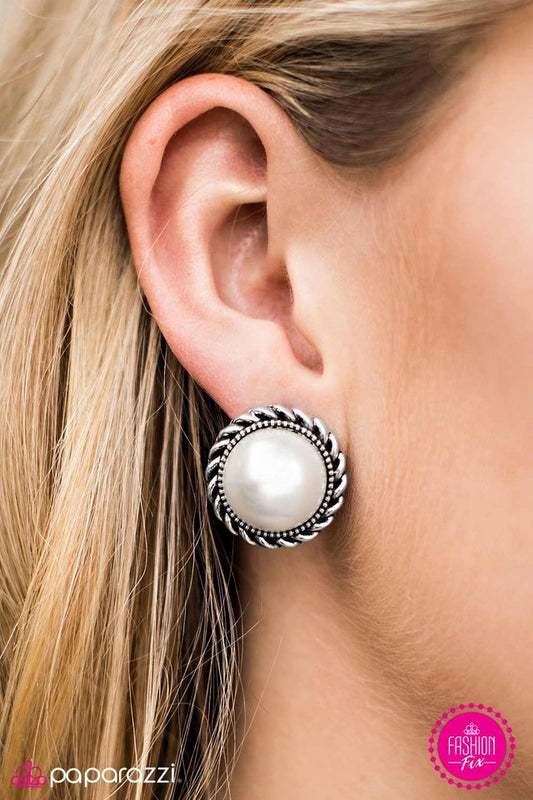 Atlantic City - white - Paparazzi earrings