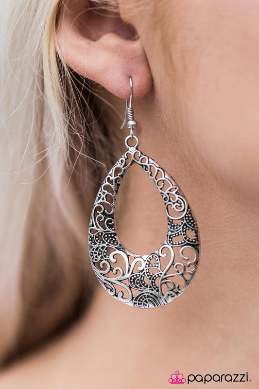 Avant GARDEN - Silver - Paparazzi earrings