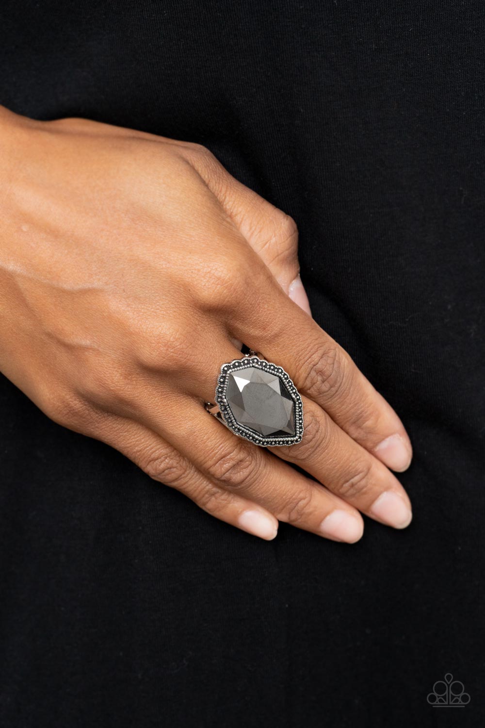 Avant-GRANDEUR - silver - Paparazzi ring