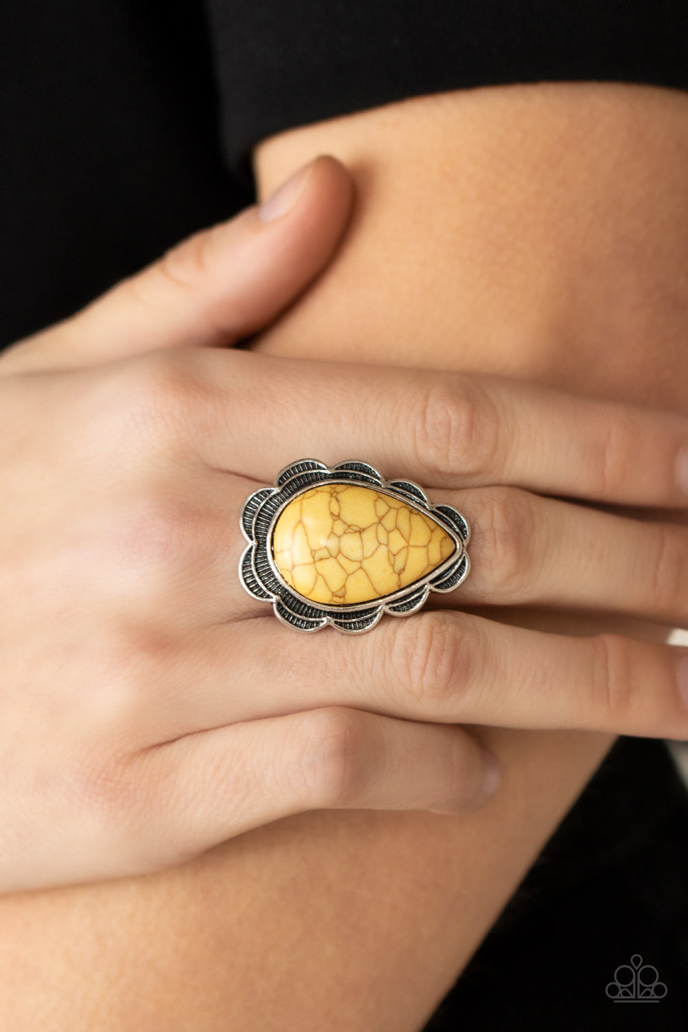 BADLANDS Romance - yellow - Paparazzi ring