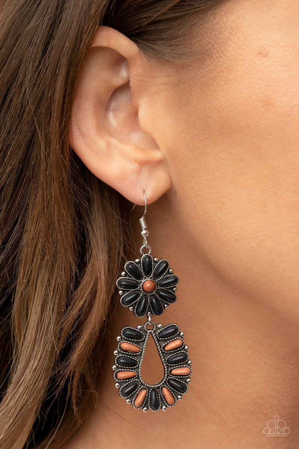 Badlands Eden - black - Paparazzi earrings