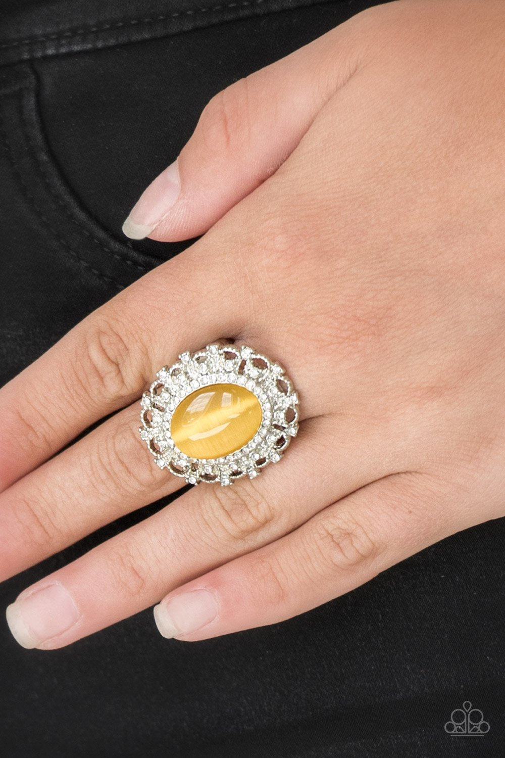 Baroque the Spell-yellow-Paparazzi ring