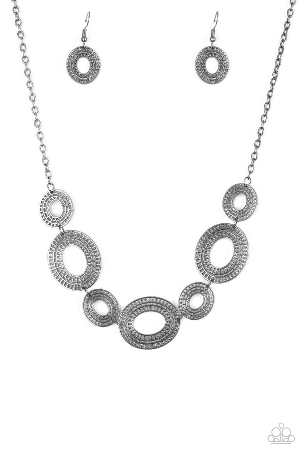 Basically Baltic - black - Paparazzi necklace