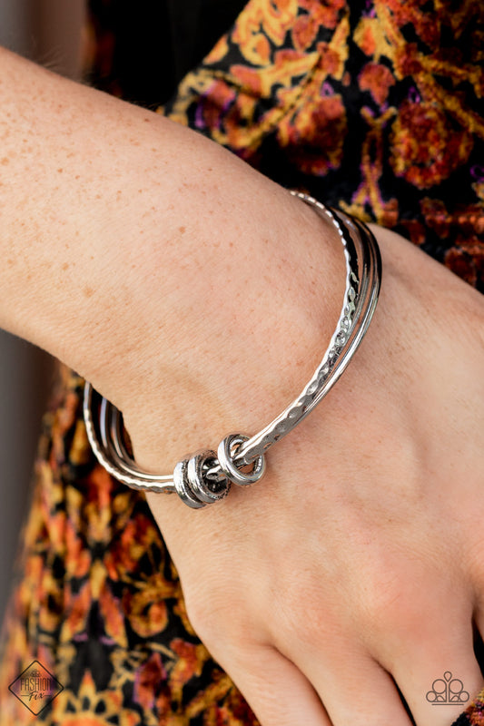 Bauble Bash - silver - Paparazzi bracelet