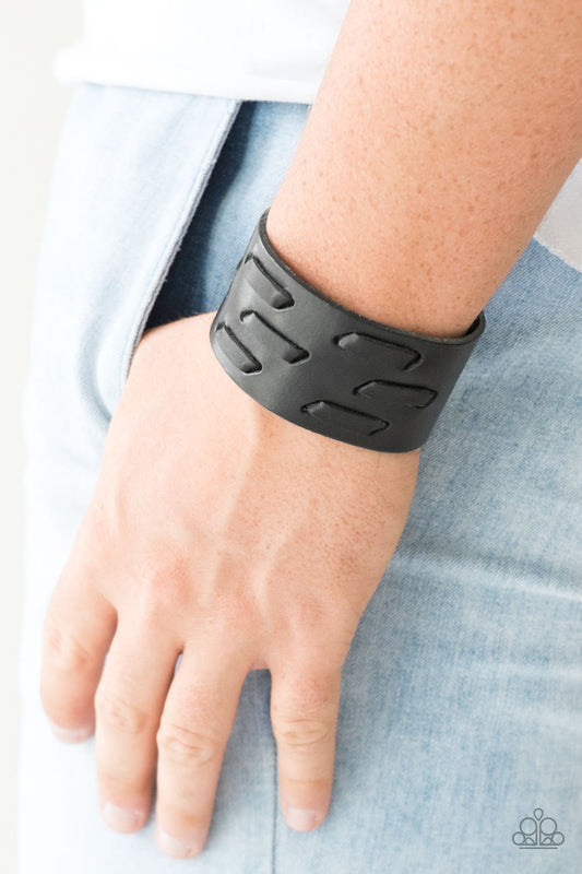 Be Your Own Huntsman - black - Paparazzi bracelet