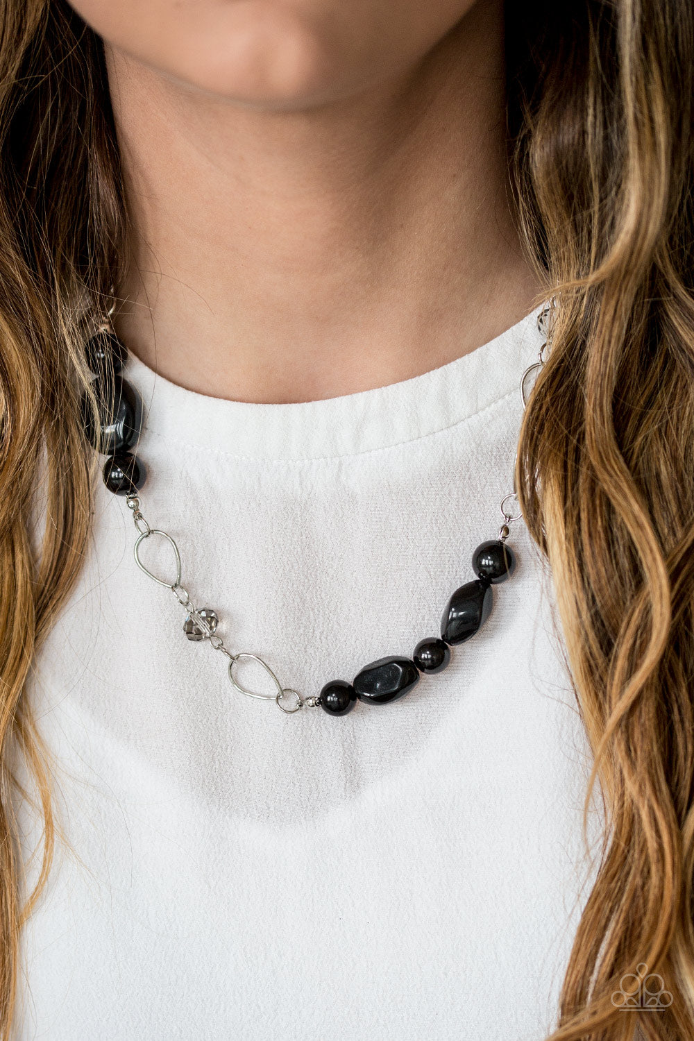 Beam Away - black - Paparazzi necklace