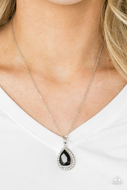 Because I'm Queen - black - Paparazzi necklace