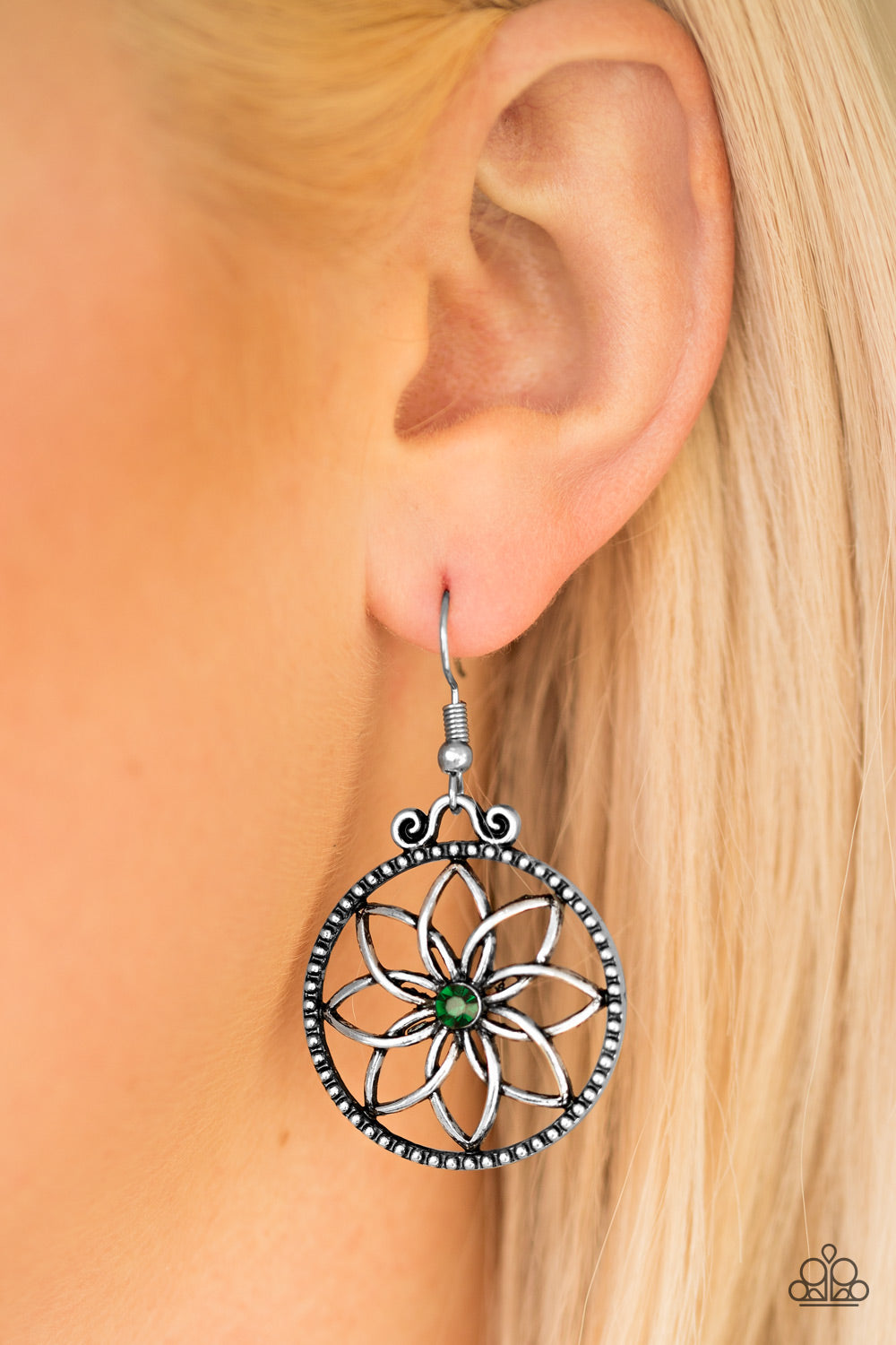 Bloom Bloom - green - Paparazzi earrings