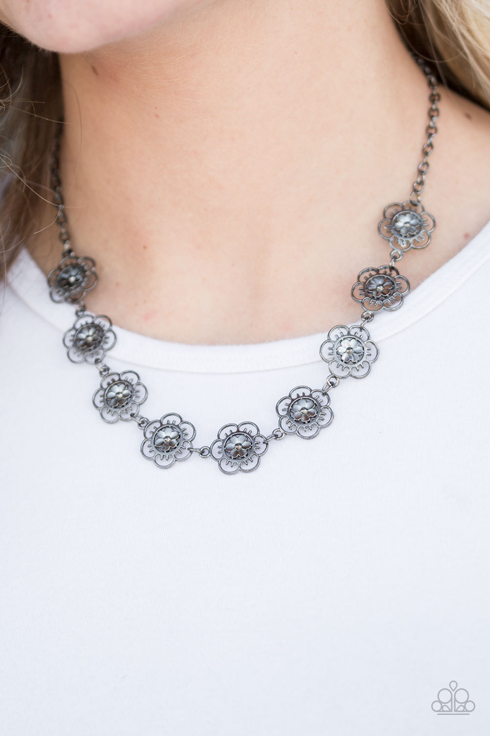 Bloom or Bust - black - Paparazzi necklace