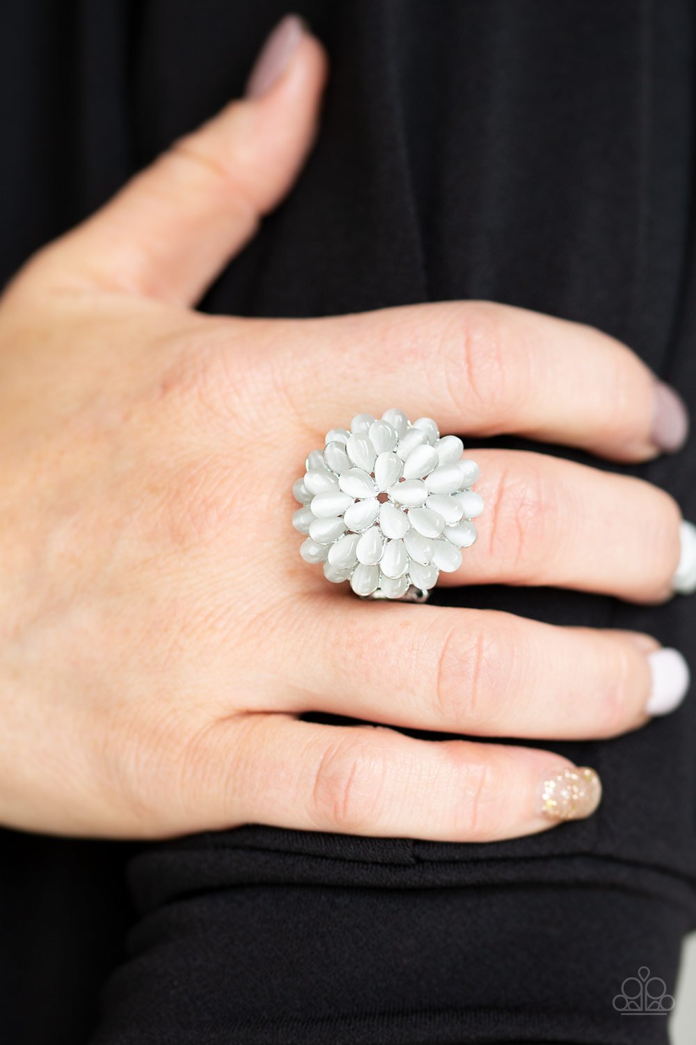 Bloomin Bloomer-white-Paparazzi ring