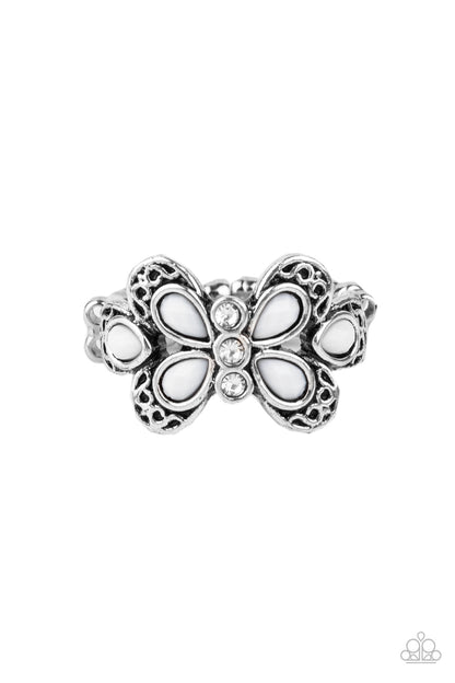 Boho Butterfly - white - Paparazzi ring