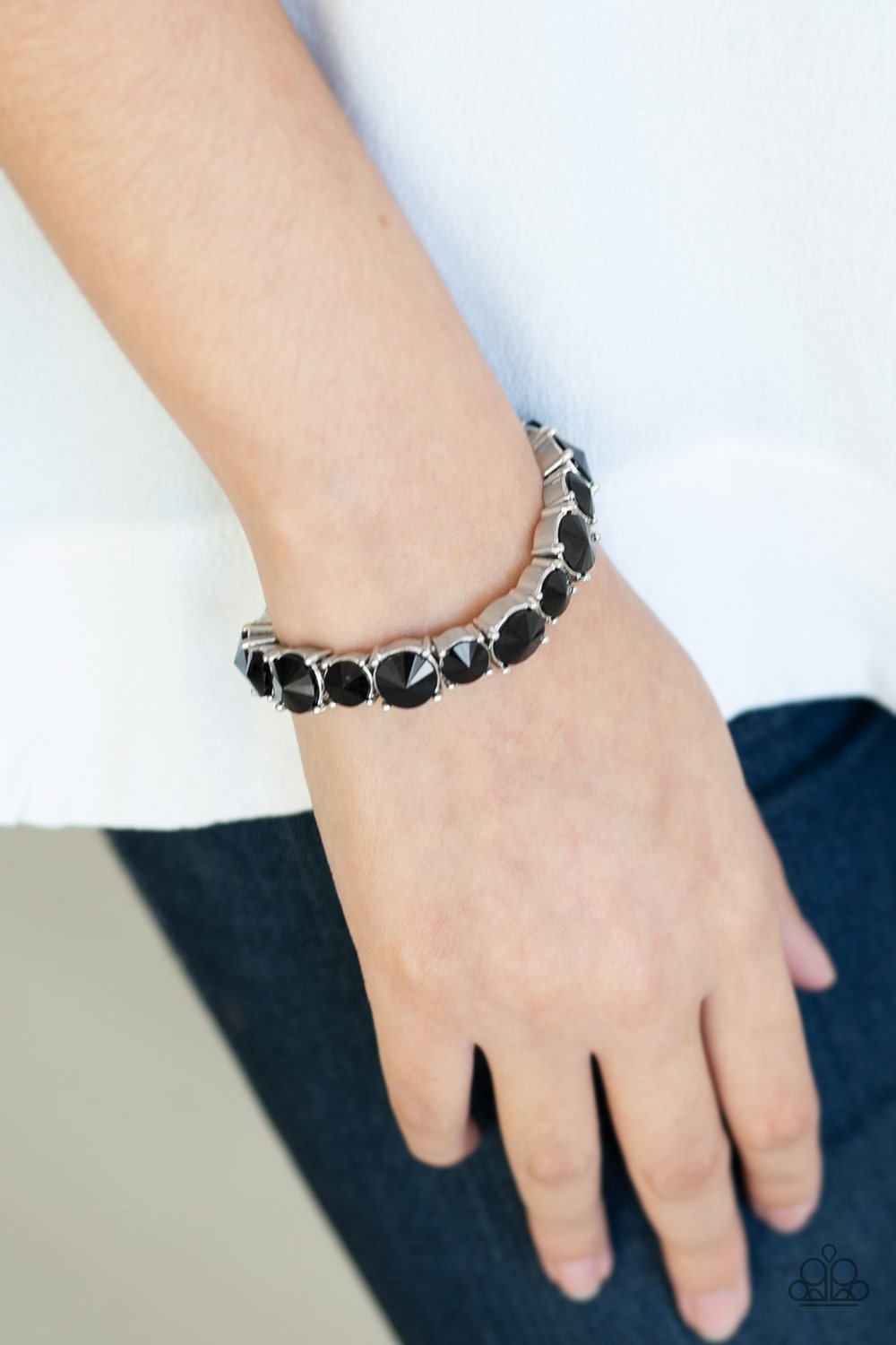 Born to Bedazzle-black-Paparazzi bracelet