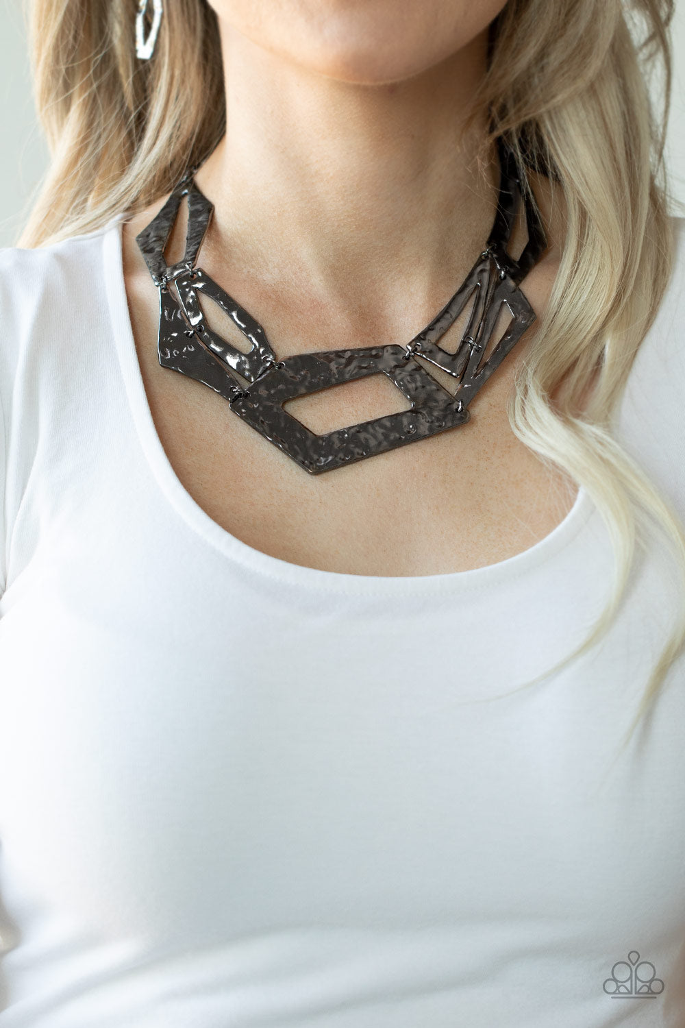 Break the Mold - black - Paparazzi necklace