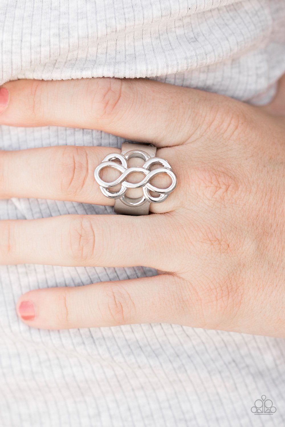 Breathe It All In - silver - Paparazzi ring