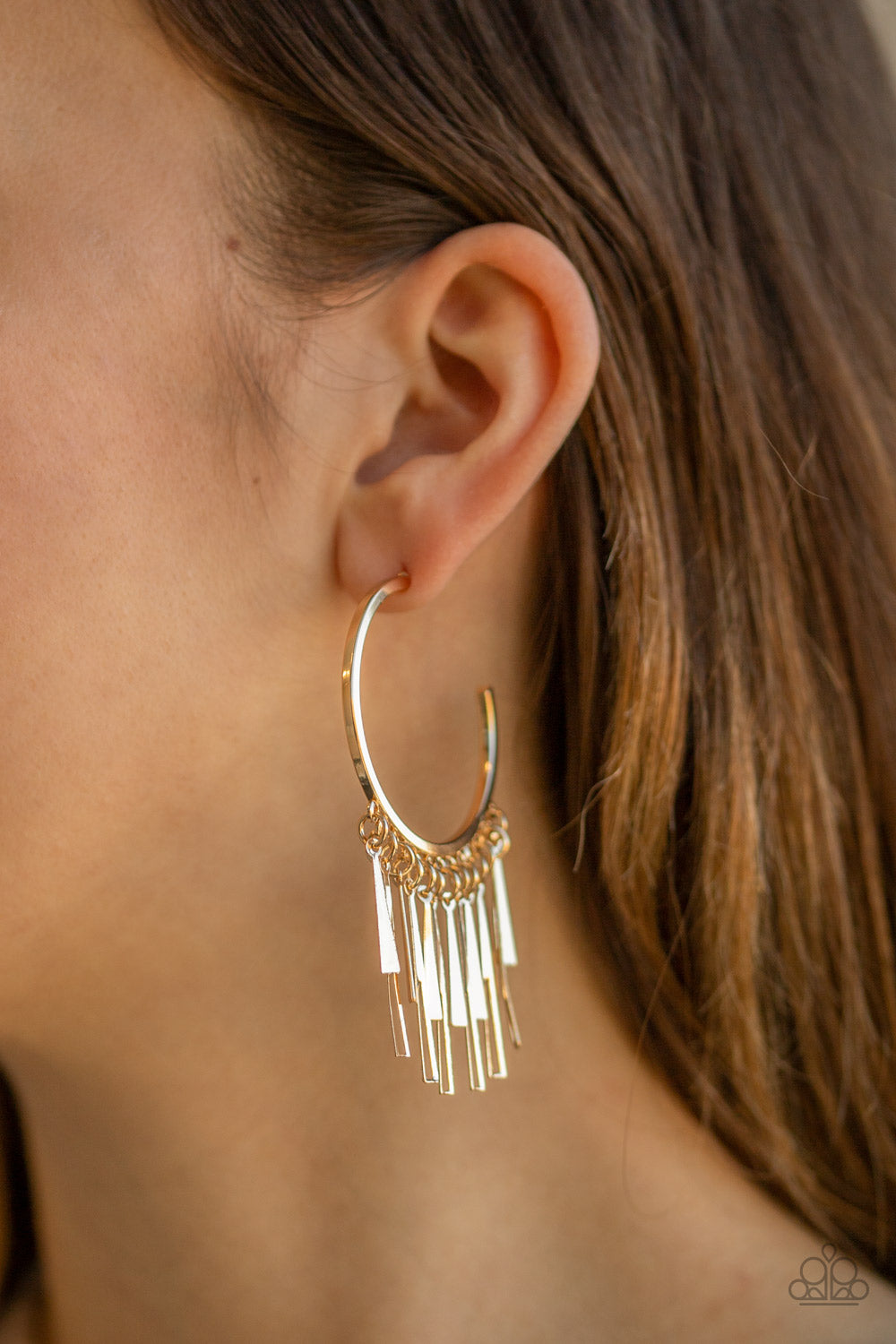 Bring the Noise - gold - Paparazzi earrings