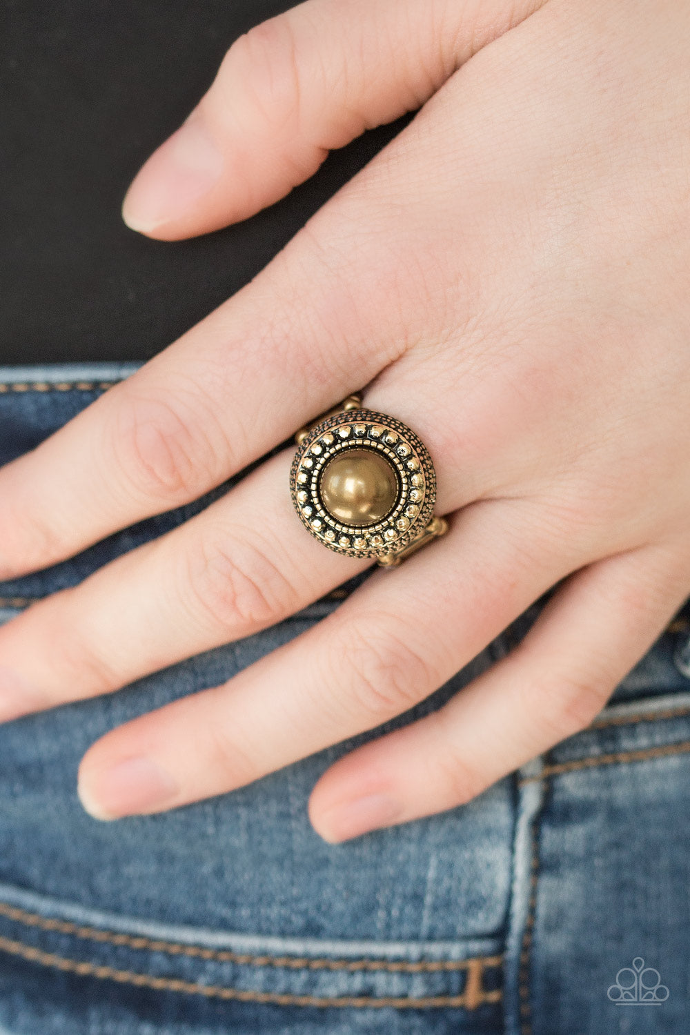 Bronx Beauty - brass - Paparazzi ring