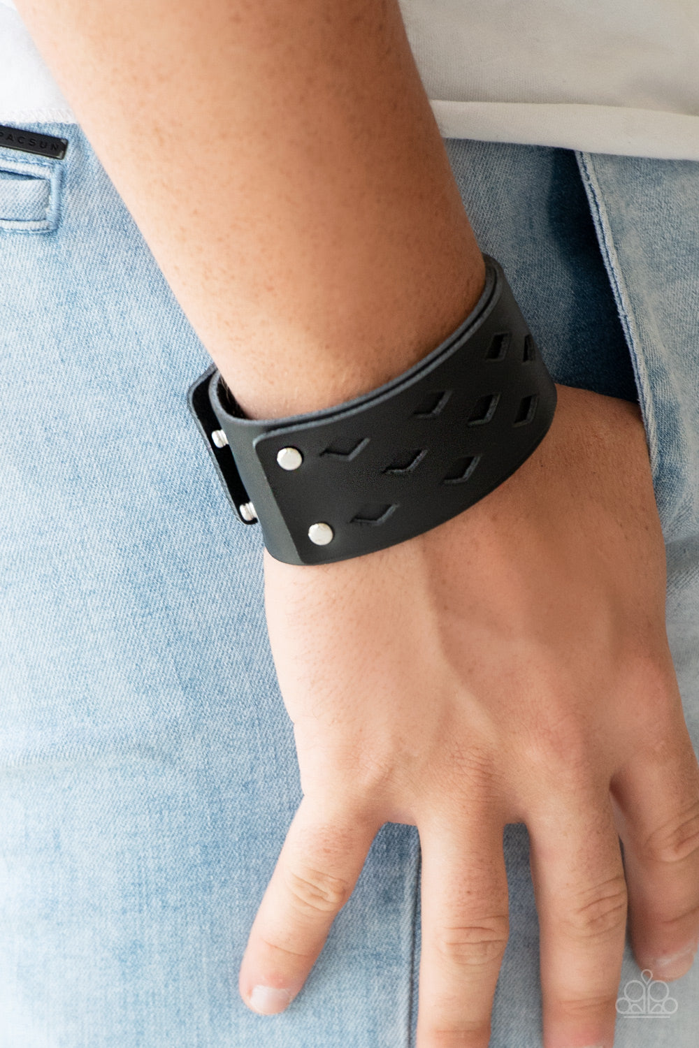 Bucking Bronco - black - Paparazzi bracelet