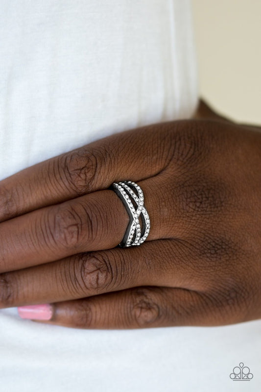 CACHE Advance - white - Paparazzi ring