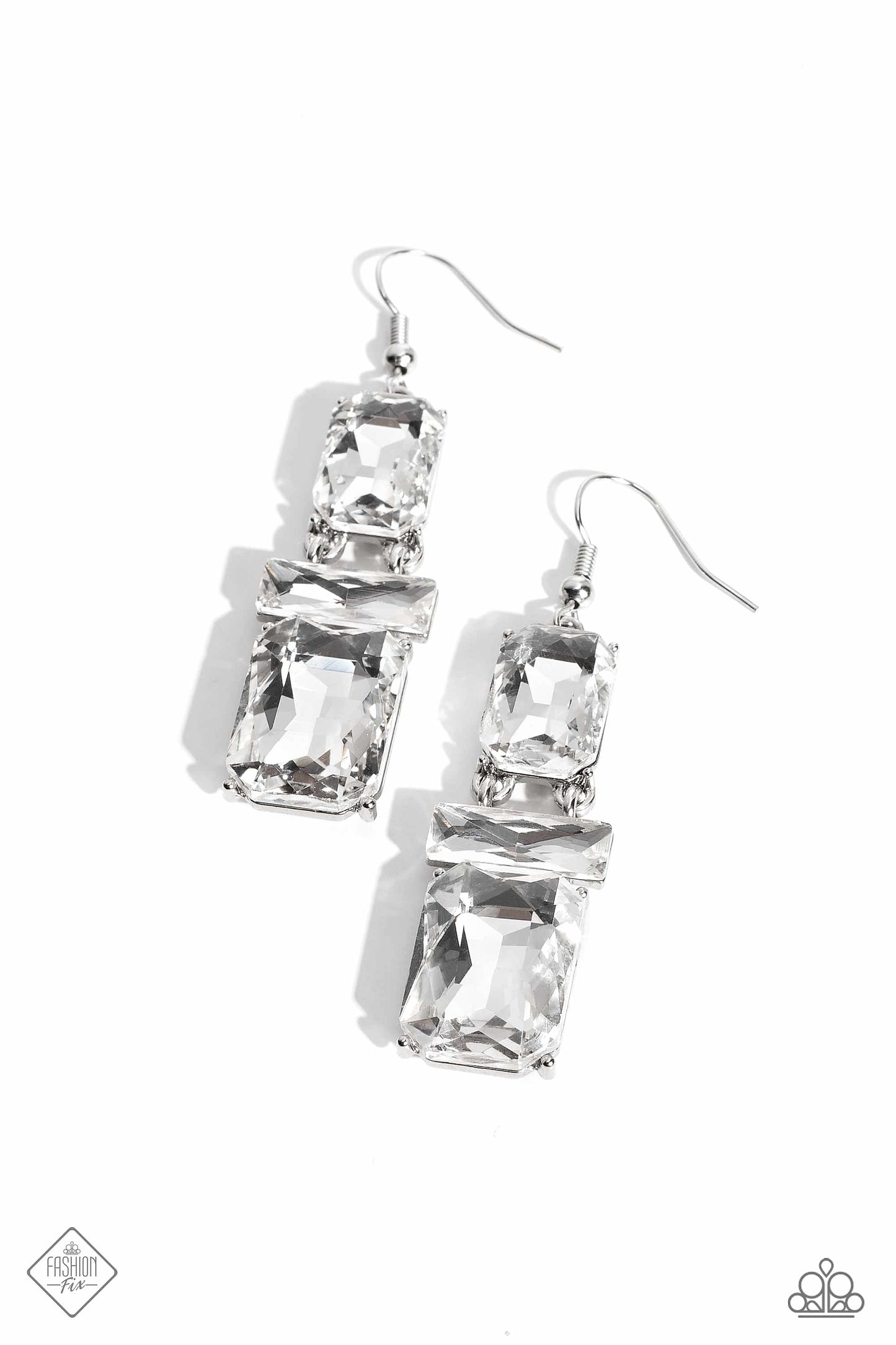 CHAIN Check - white - Paparazzi earrings