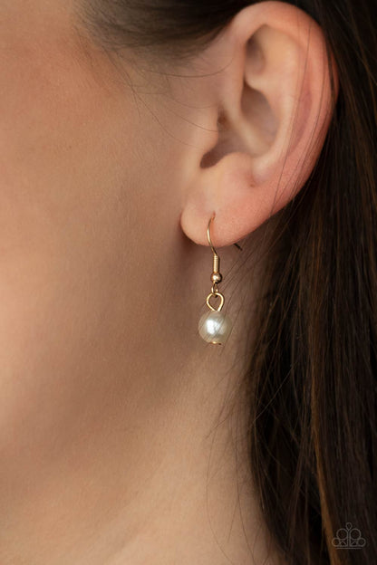 COUNTESS Me In - gold - Paparazzi necklace