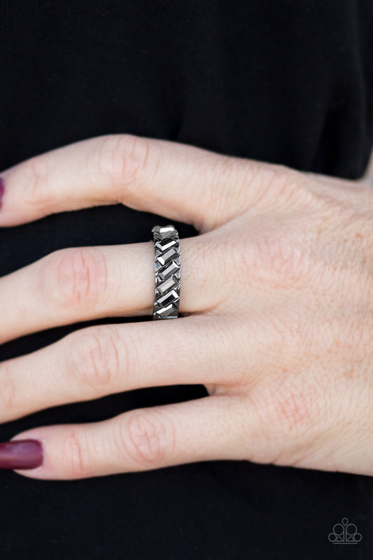 Cash is Queen - black - Paparazzi ring