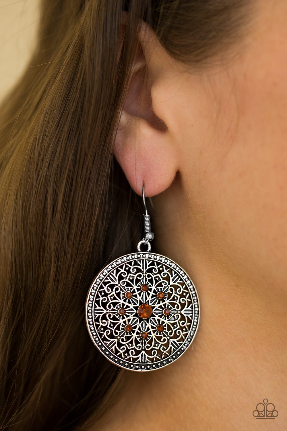 Catch a Chill - brown - Paparazzi earrings