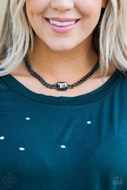 Catwalk Conqueror - black - Paparazzi necklace